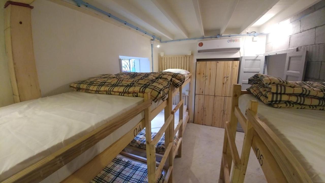 Bed in 6-Bed Mixed Dormitory Room